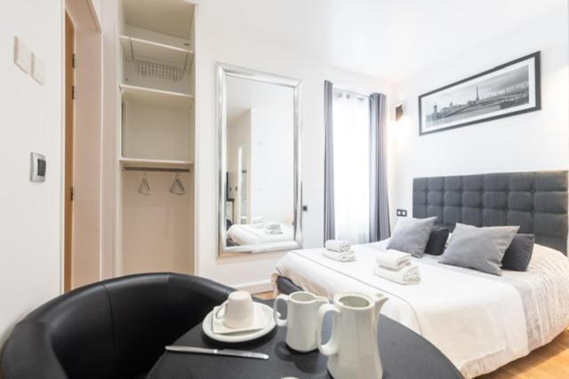 Near Eiffel Tower...Cute Little Studio Paris Ngoại thất bức ảnh